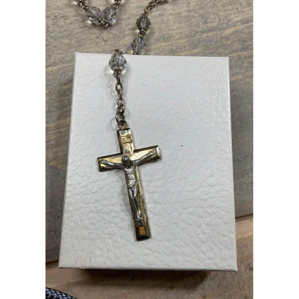 𝅺CLEAR crystal rosary beads with gold tone cross - Picture 9 of 9